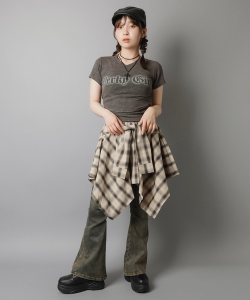 SPINNS(スピンズ)の「Vネック半袖カットソー/ピタTシャツ/PERKY(Tシャツ/カットソー・レディース・アイボリー/カーキ/チャコール・ONESIZE)」の20枚目の写真