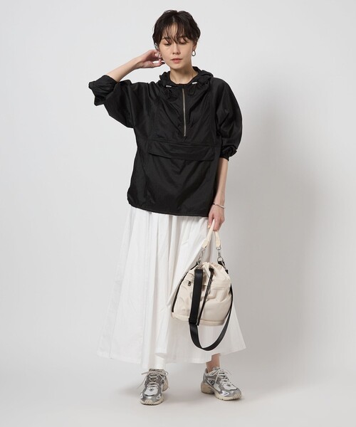 green label relaxing(グリーンレーベルリラクシング)の「<MFG>シアー アノラック パーカー -撥水-(マウンテンパーカー・レディース・ブラック/ナチュラル・FREE)」の5枚目の写真