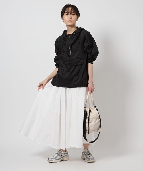 green label relaxing(グリーンレーベルリラクシング)の「<MFG>シアー アノラック パーカー -撥水-(マウンテンパーカー・レディース・ブラック/ナチュラル・FREE)」の6枚目の写真