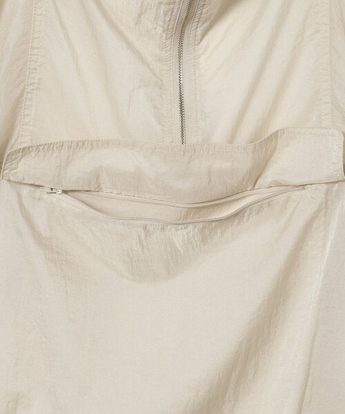 green label relaxing(グリーンレーベルリラクシング)の「<MFG>シアー アノラック パーカー -撥水-(マウンテンパーカー・レディース・ブラック/ナチュラル・FREE)」の18枚目の写真