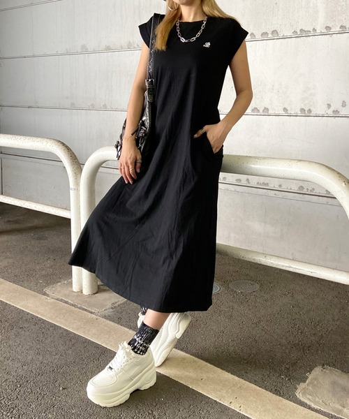 non-hedge(ノンヘッジ)の「ロゴ刺繍Tロングワンピース(ワンピース・レディース・オフホワイト/グレー/ブラック・FREE)」の12枚目の写真