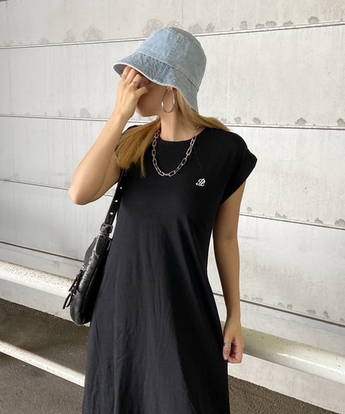 non-hedge(ノンヘッジ)の「ロゴ刺繍Tロングワンピース(ワンピース・レディース・オフホワイト/グレー/ブラック・FREE)」の14枚目の写真