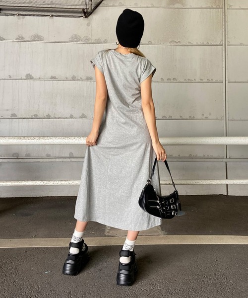 non-hedge(ノンヘッジ)の「ロゴ刺繍Tロングワンピース(ワンピース・レディース・オフホワイト/グレー/ブラック・FREE)」の17枚目の写真