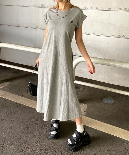 non-hedge(ノンヘッジ)の「ロゴ刺繍Tロングワンピース(ワンピース・レディース・オフホワイト/グレー/ブラック・FREE)」の18枚目の写真