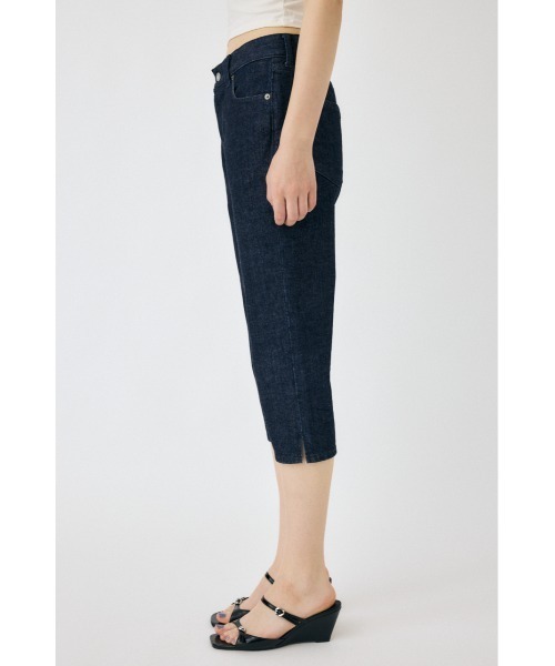 MOUSSY(マウジー)の「HEM SLIT カプリパンツ(デニムパンツ・レディース・ブルー/ワンウォッシュ・1/2)」の18枚目の写真