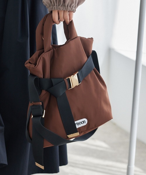 OUTDOOR PRODUCTS(アウトドアプロダクツ)の「BARNYARDSTORM / OUTDOOR PRODUCTS(アウトドアプロダクツ) / 中綿トート【WEB限定カラー】(ショルダーバッグ・レディース・ブラック/ゼブラ/レオパード/キャメル/ブラウン/ホワイト系その他/モカ・FREE)」の3枚目の写真