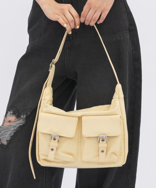 idem（イデム）の「double pocket nylon bag / ダブルポケットナイロンバッグ（ショルダーバッグ・レディース・アイボリー/ブラック/イエロー・FREE）」の12枚目の写真