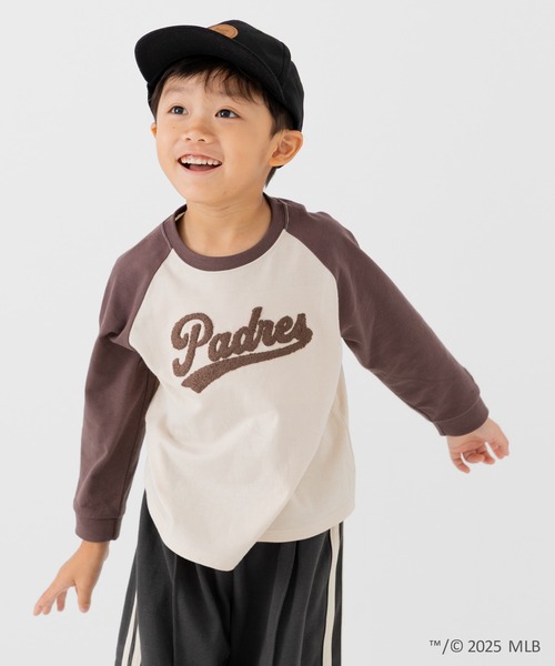 MLB（メジャーリーグベースボール）の「〈MLB〉サガラ刺繍ロゴ ラグラン長袖Tシャツ（Tシャツ/カットソー・キッズ・ブラック/ネイビー/ブラウン・90cm/100cm/110cm/120cm/130cm/140cm/150cm/160cm）」の2枚目の写真