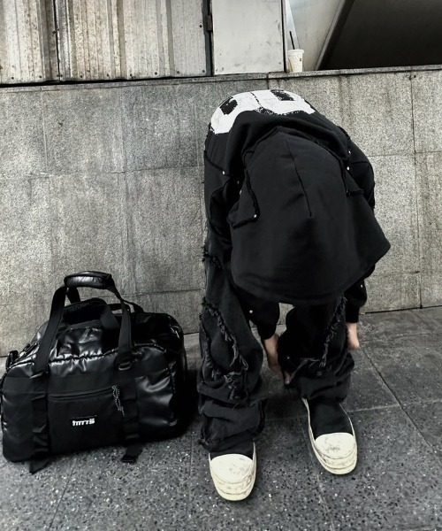 COZY WORLDWIDE（コージーワールドワイド）の「【Cozy world Wide】00 KNIGHT CLUB HOODZIP / 【コージーワールドワイド】ナンバープリントリベットジップパーカー（パーカー・メンズ・ブラック・M/L）」の4枚目の写真