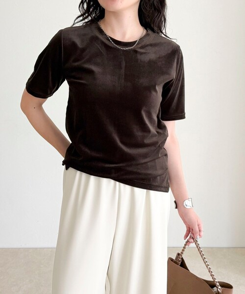 fredy emue（フレディエミュ）の「ベロア半袖Tシャツ（Tシャツ/カットソー・レディース・ブラック/ピンク/ブラウン/クリーム・38）」の2枚目の写真