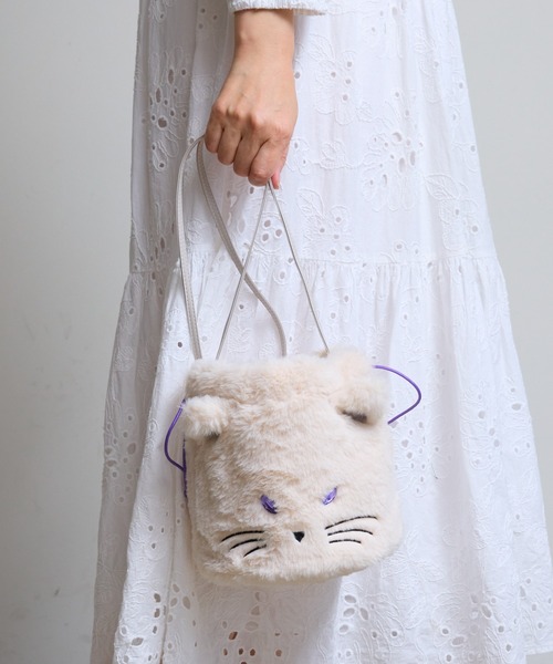 COMMON WARE(コモンウェアー)の「EM : 猫 秋冬 ファー|ハルキャット巾着ショルダー(ショルダーバッグ・レディース・アイボリー/ブラック/グレー/キャメル・FREE)」の2枚目の写真
