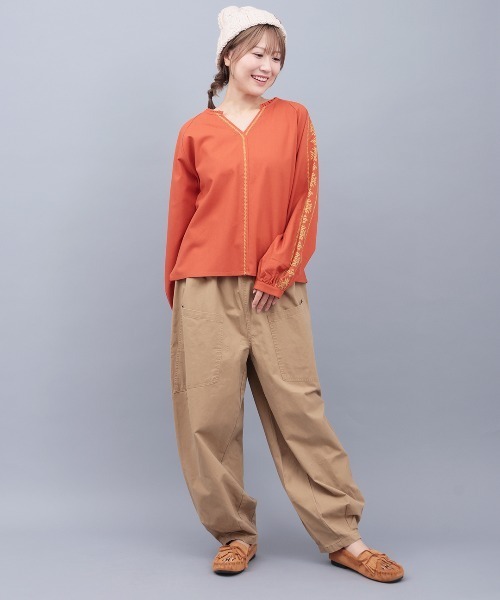 チチカカ(チチカカ)の「キカ刺繍スキッパーブラウス(シャツ/ブラウス・レディース・オレンジ/ブラック/ホワイト・FREE)」の7枚目の写真