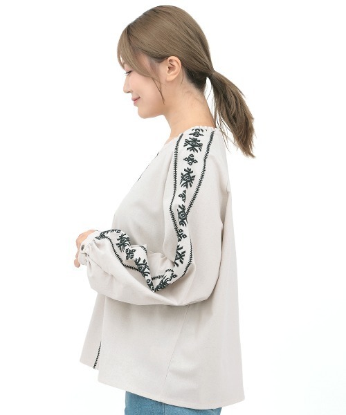 チチカカ(チチカカ)の「キカ刺繍スキッパーブラウス(シャツ/ブラウス・レディース・オレンジ/ブラック/ホワイト・FREE)」の11枚目の写真