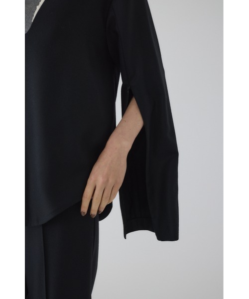 RIM.ARK（リムアーク）の「Wool saxony U curve tops ウールサキソニーユーカーブトップス（シャツ/ブラウス・レディース・ブラック/グレー・FREE）」の12枚目の写真