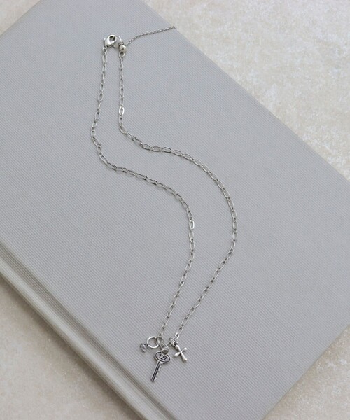 fredy emue（フレディエミュ）の「3モチーフプチネックレス（ネックレス・レディース・シルバー/ゴールド・FREE）」の7枚目の写真