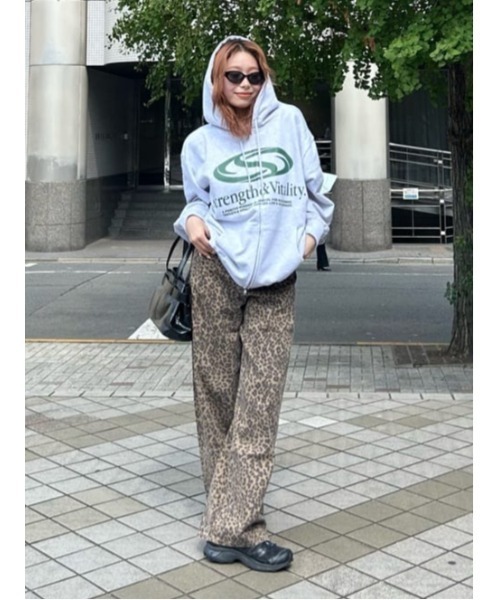 SLY（スライ）の「PRINT OVER HOODIE プリント オーバー フーディ