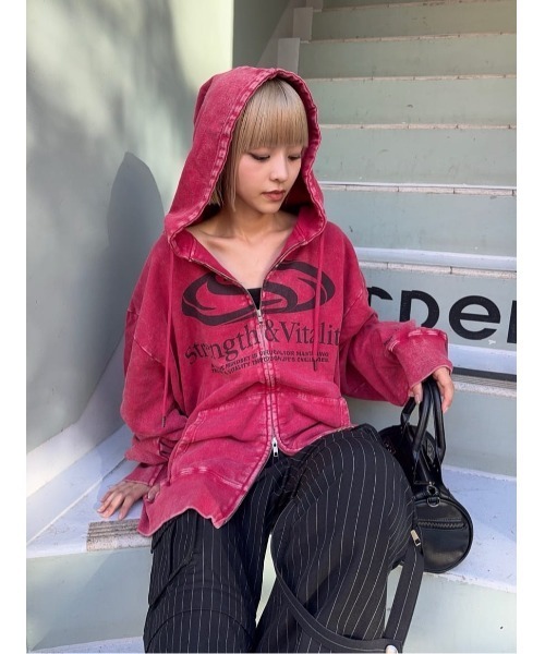 SLY（スライ）の「PRINT OVER HOODIE プリント オーバー フーディ パーカー 秋服（パーカー・レディース・レッド系その他/ブラック/ホワイト系その他2/ライトブラック・FREE）」の21枚目の写真