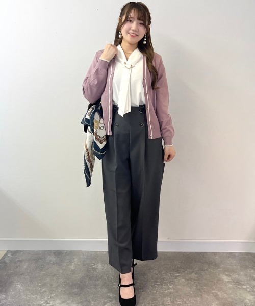 Honeys（ハニーズ）の「【WEB限定／褒められ】パールリング付きボウタイブラウス（シャツ/ブラウス・レディース・ピンク/グレイッシュブルー/グレイッシュベージュ/ブラック/アイボリー・LL/3L/S/M/L）」の8枚目の写真