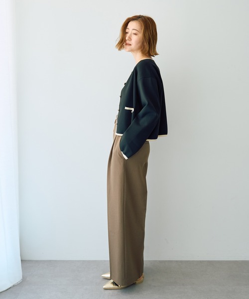 YECCA VECCA（イェッカヴェッカ）の「金釦トリミングジャケットライクカーディガン（カーディガン/ボレロ・レディース・ブラック/アイボリー/ダークベージュ・FREE）」の9枚目の写真