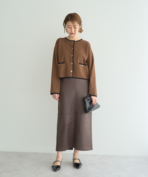 YECCA VECCA（イェッカヴェッカ）の「金釦トリミングジャケットライクカーディガン（カーディガン/ボレロ・レディース・ブラック/アイボリー/ダークベージュ・FREE）」の19枚目の写真