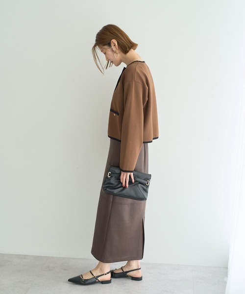 YECCA VECCA（イェッカヴェッカ）の「金釦トリミングジャケットライクカーディガン（カーディガン/ボレロ・レディース・ブラック/アイボリー/ダークベージュ・FREE）」の21枚目の写真