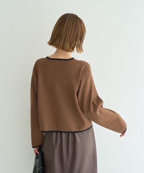 YECCA VECCA（イェッカヴェッカ）の「金釦トリミングジャケットライクカーディガン（カーディガン/ボレロ・レディース・ブラック/アイボリー/ダークベージュ・FREE）」の14枚目の写真