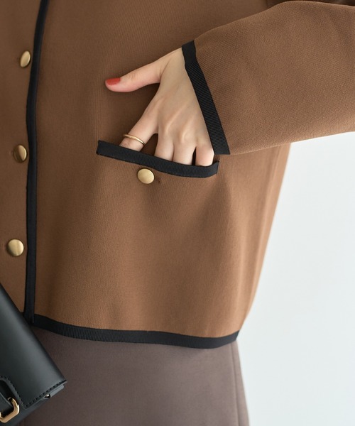 YECCA VECCA（イェッカヴェッカ）の「金釦トリミングジャケットライクカーディガン（カーディガン/ボレロ・レディース・ブラック/アイボリー/ダークベージュ・FREE）」の17枚目の写真