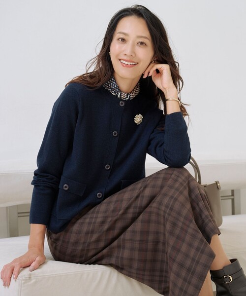 J.PRESS Ladies(J.プレス レディス)の「WORETED WOOL BLEND カーディガン(カーディガン/ボレロ・レディース・ネイビー系/ワイン系/ライトグレー系/パイングリーン系・SMALL)」の8枚目の写真