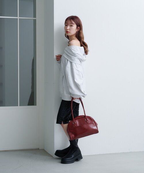 Kastane(カスタネ)の「【500mlペットボトル収納可】スリックボストンバッグ(ボストンバッグ・レディース・ダークブラウン/バーガンディー/ブラック・FREE)」の7枚目の写真