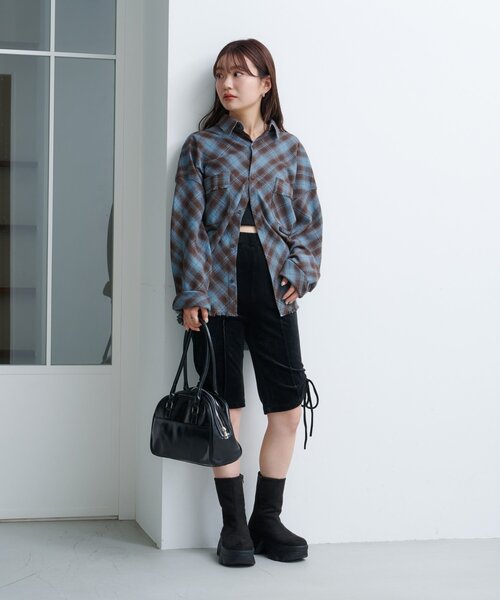 Kastane(カスタネ)の「【500mlペットボトル収納可】スリックボストンバッグ(ボストンバッグ・レディース・ダークブラウン/バーガンディー/ブラック・FREE)」の12枚目の写真