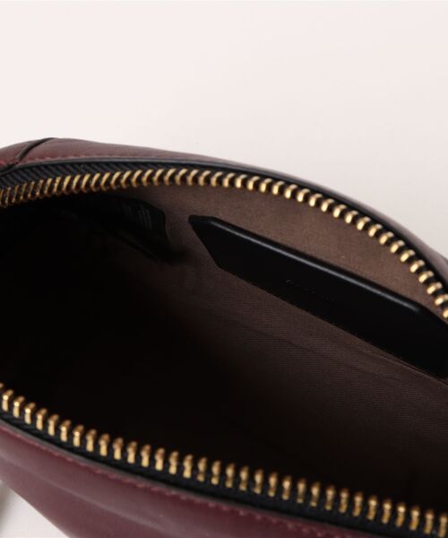 ALLSAINTS(オールセインツ)の「VEGA LEATHER MINI BAG | VEGA レザー ミニ バッグ(ショルダーバッグ・レディース・レッド系・ONE SIZE)」の12枚目の写真