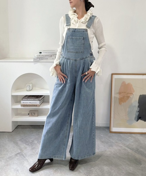 Jewelobe（ジュエローブ）の「ワイドタックパンツデニムオーバーオール（サロペット/オーバーオール・レディース・ブルー・M/S）」の2枚目の写真