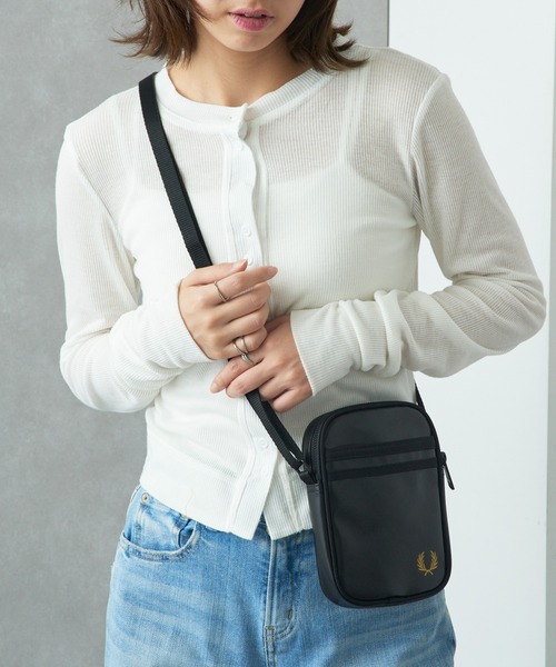 FRED PERRY（フレッドペリー）の「【FRED PERRY】TONAL CLASSIC SMALL SIDE BAG L2166（ショルダーバッグ・メンズ・ブラック・FREE）」の3枚目の写真