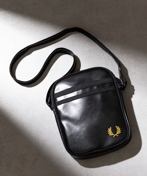 FRED PERRY(フレッドペリー)の「【FRED PERRY】TONAL CLASSIC SMALL SIDE BAG L2166(ショルダーバッグ・メンズ・ブラック・FREE)」の2枚目の写真