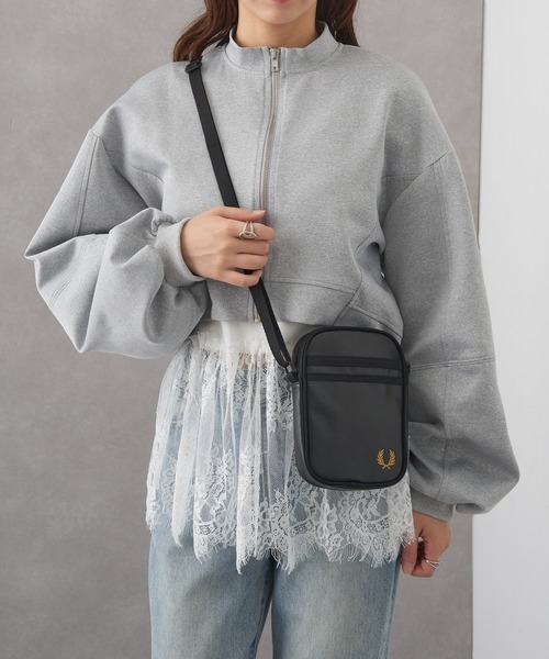 FRED PERRY(フレッドペリー)の「【FRED PERRY】TONAL CLASSIC SMALL SIDE BAG L2166(ショルダーバッグ・メンズ・ブラック・FREE)」の5枚目の写真