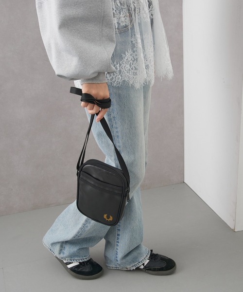 FRED PERRY(フレッドペリー)の「【FRED PERRY】TONAL CLASSIC SMALL SIDE BAG L2166(ショルダーバッグ・メンズ・ブラック・FREE)」の7枚目の写真