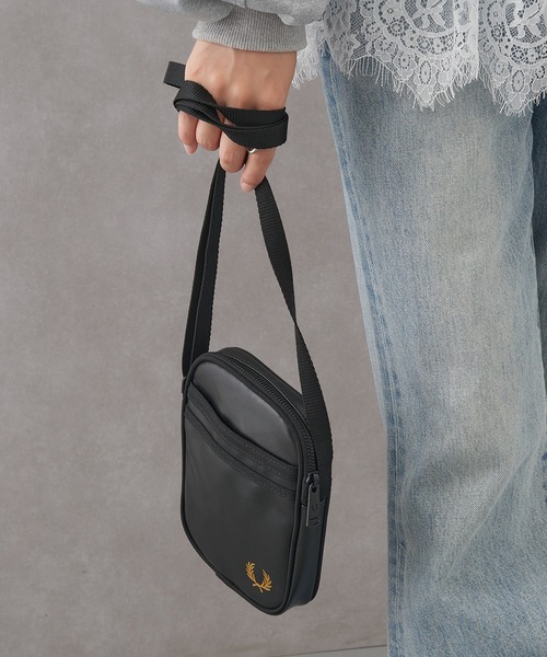 FRED PERRY(フレッドペリー)の「【FRED PERRY】TONAL CLASSIC SMALL SIDE BAG L2166(ショルダーバッグ・メンズ・ブラック・FREE)」の8枚目の写真