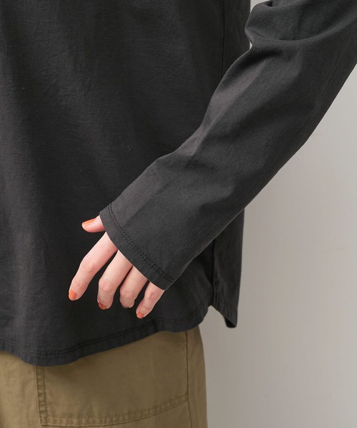 MICA&DEAL(マイカ&ディール)の「バックプリントロゴロングTシャツ(Tシャツ/カットソー・レディース・ホワイト/ベージュ/スミクロ・FREE)」の12枚目の写真