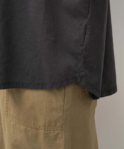 MICA&DEAL(マイカ&ディール)の「バックプリントロゴロングTシャツ(Tシャツ/カットソー・レディース・ホワイト/ベージュ/スミクロ・FREE)」の4枚目の写真