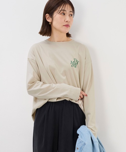 MICA&DEAL(マイカ&ディール)の「バックプリントロゴロングTシャツ(Tシャツ/カットソー・レディース・ホワイト/ベージュ/スミクロ・FREE)」の7枚目の写真