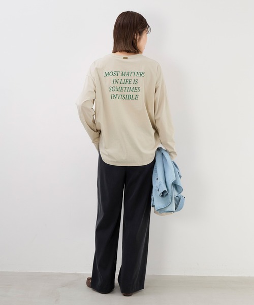 MICA&DEAL(マイカ&ディール)の「バックプリントロゴロングTシャツ(Tシャツ/カットソー・レディース・ホワイト/ベージュ/スミクロ・FREE)」の9枚目の写真