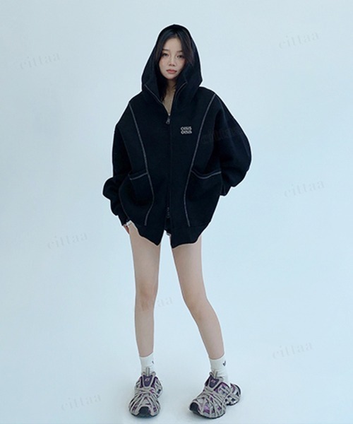 Dalfwin(ダールフィン)の「韓国ファッション OISISロゴ 配色パイピングダブルジップ オーバーサイズスウェットパーカー(パーカー・レディース・ブラック/グレー・FREE)」の12枚目の写真