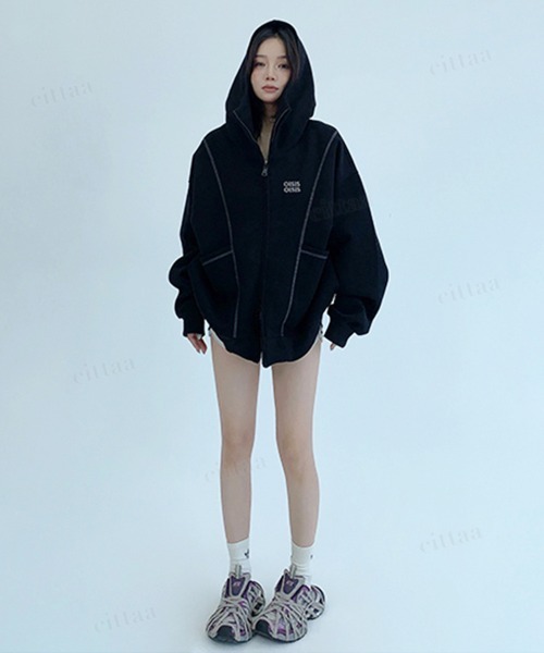 Dalfwin(ダールフィン)の「韓国ファッション OISISロゴ 配色パイピングダブルジップ オーバーサイズスウェットパーカー(パーカー・レディース・ブラック/グレー・FREE)」の14枚目の写真