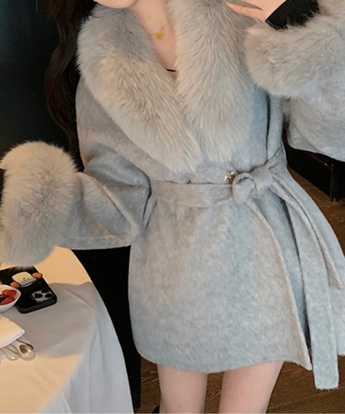 CHUL(チュル)の「エレガントファートリムウールコート(その他アウター・レディース・グレー/ホワイト・SMALL/MEDIUM/LARGE)」の6枚目の写真