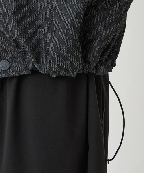 WHITE MOUNTAINEERING(ホワイトマウンテニアリング)の「【White Mountaineering/ホワイトマウンテニアリング】WINDSTOPPER HERRINGBONE JACQUARD COACH JACKET(ブルゾン・メンズ・ブラック・2/3)」の4枚目の写真