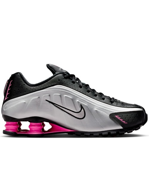 NIKE(ナイキ)の「NIKE Shox R4(ナイキ ウィメンズ ショックス R4)(スニーカー・レディース・ブラック系・23cm/23.5cm/24cm/24.5cm/25cm)」の5枚目の写真