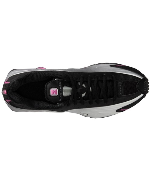 NIKE(ナイキ)の「NIKE Shox R4(ナイキ ウィメンズ ショックス R4)(スニーカー・レディース・ブラック系・23cm/23.5cm/24cm/24.5cm/25cm)」の6枚目の写真