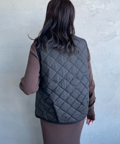 LAVENHAM（ラベンハム）の「[LAVENHAM/ラベンハム] COCOON THORNHAM WOMENS コクーン ソーンハム キルティングベスト（ベスト・レディース・ブラック/カーキ・8/10）」の8枚目の写真