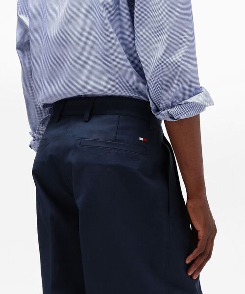 TOMMY HILFIGER(トミーヒルフィガー)の「ウォッシュドワイドレッグチノパンツ(チノパンツ・メンズ・ネイビー・46/50/52)」の4枚目の写真