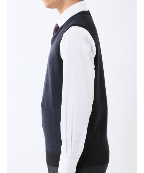 TAKA-Q（タカキュー）の「【ウォッシャブル ウール混】タカキュー ヘリンボン柄 プルオーバーベスト（ベスト・メンズ・グレー系その他2/ネイビー・MEDIUM/X-LARGE/LARGE）」の17枚目の写真